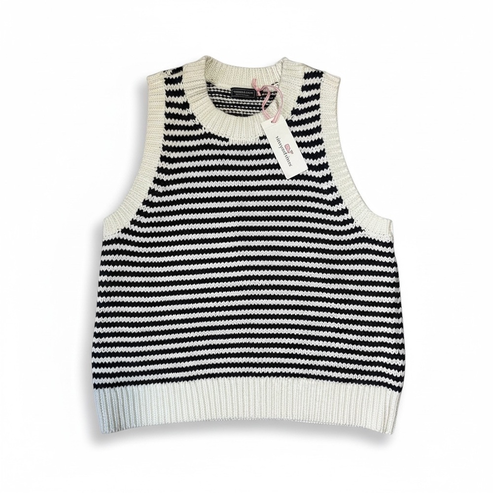 Women’s vineyards vines Black and White Striped Sleeveless knit Sweater Size L